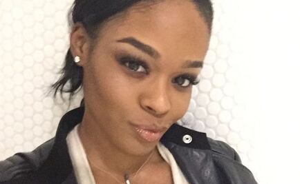 Arrestan a rapera por morder el seno de una mujer