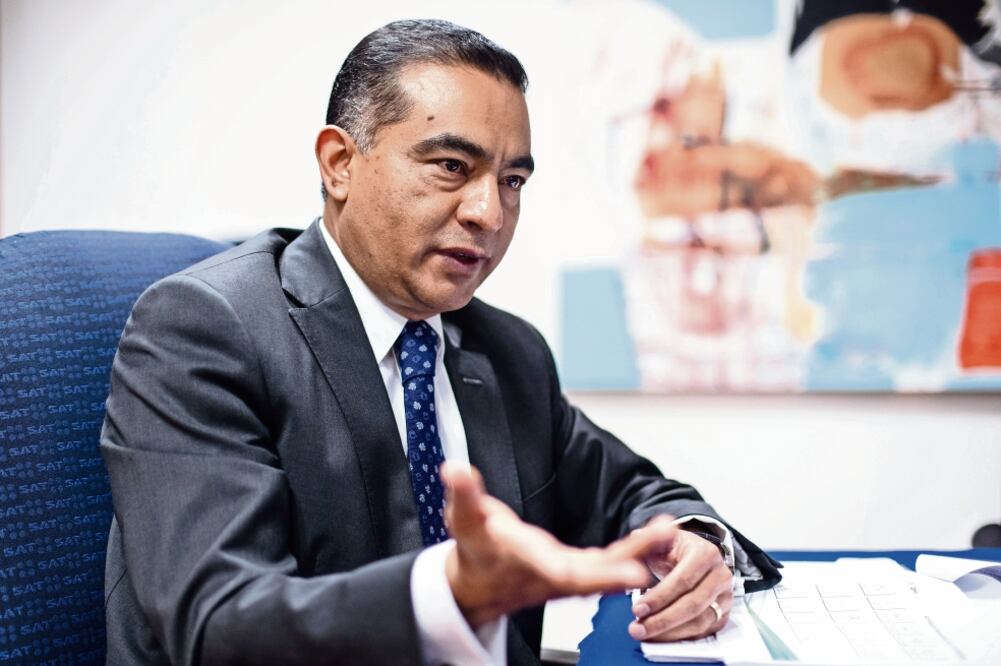 El administrador general Jurídico del SAT, Jaime Eusebio Flores, mencionó que ha resultado muy difícil concientizar a los joyeros para que formen parte de la base de datos de actividades vulnerables (GERMÁN ESPINOSA. EL UNIVERSAL)