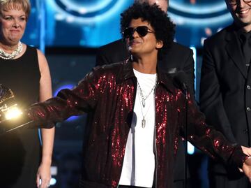 Bruno Mars se lleva la noche de los Grammy 2018