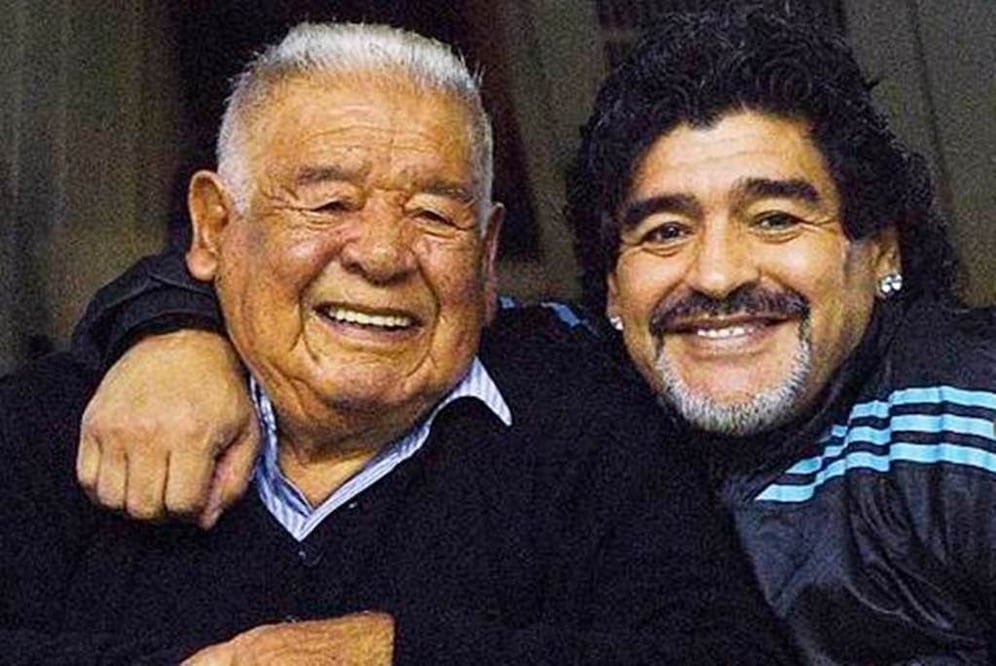 Maradona y su papá. Archivo