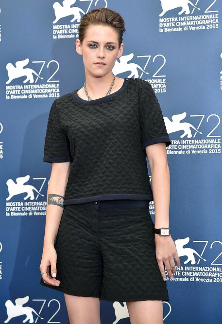 Kirsten desfiló ayer por la alfombra del festival de Venecia (ETTORE FERRARI. EFE)