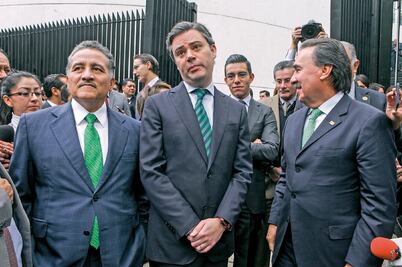 "¿Y dónde está el secretario...?"