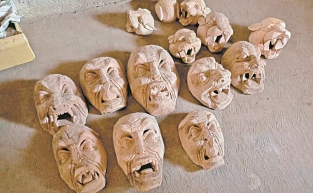 Artesanos de máscaras de madera en Guerrero luchan por sobrevivir