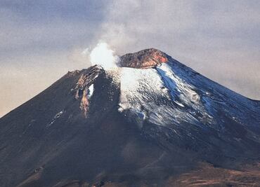 La historia de amor entre Rafael Doníz y los volcanes de México en 130 imágenes