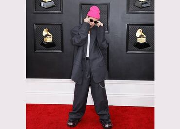 Traje de Justin Bieber en los Grammy desata bromas en redes sociales