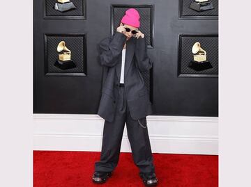 Traje de Justin Bieber en los Grammy desata bromas en redes sociales
