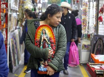 Fotos: “Me empujaron y me bolsearon”; peregrinos acusan estafas de comerciantes en la Basílica