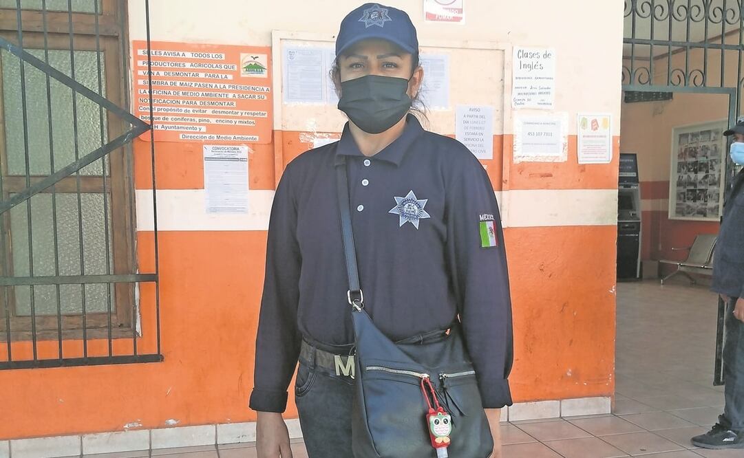 María de los Ángeles Cervantes ya había trabajado como policía años atrás, pero dejó el cargo por la violencia desatada en la región. Foto: Manuel Espino. EL UNIVERSAL