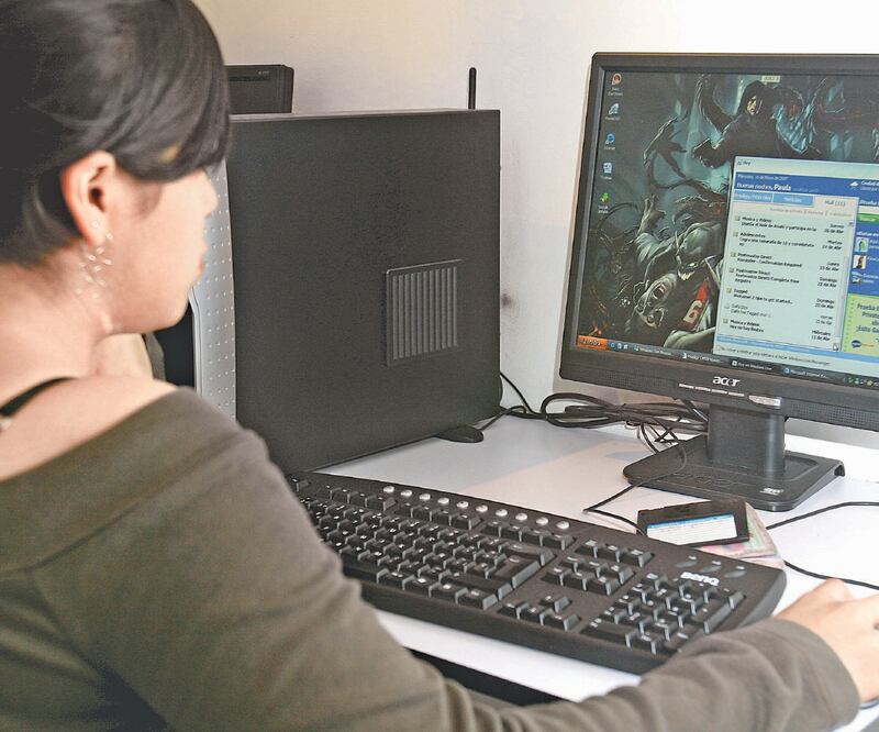 La pandemia acrecentó el uso y la circulación de información a través de las plataformas digitales, señala la iniciativa de Morena. ARCHIVO EL UNIVERSAL