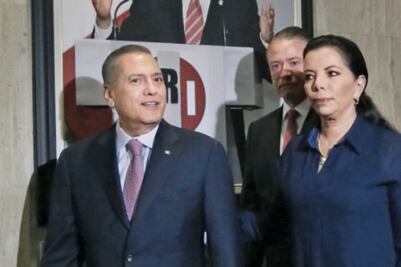 Renuncia Beltrones a presidencia del PRI