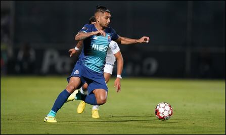 "Tecatito" Corona anota en el regreso de la Liga en Portugal