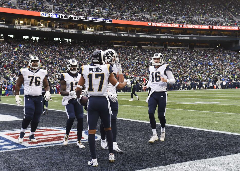 Rams aplasta a Seahawks y acarician el título divisional