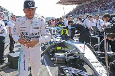 Lewis podría rozar el trono en Monza