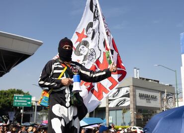 CNTE comienza marcha en metro Chabacano, rumbo al Centro Histórico; piden solución a sus peticiones