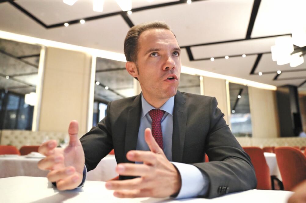 Esteban Polidura, jefe de Coordinación de Soluciones y Productos de Inversión en Amércia Latina de Julius Baer. Foto: DIEGO SIMÓN. EL UNIVERSAL