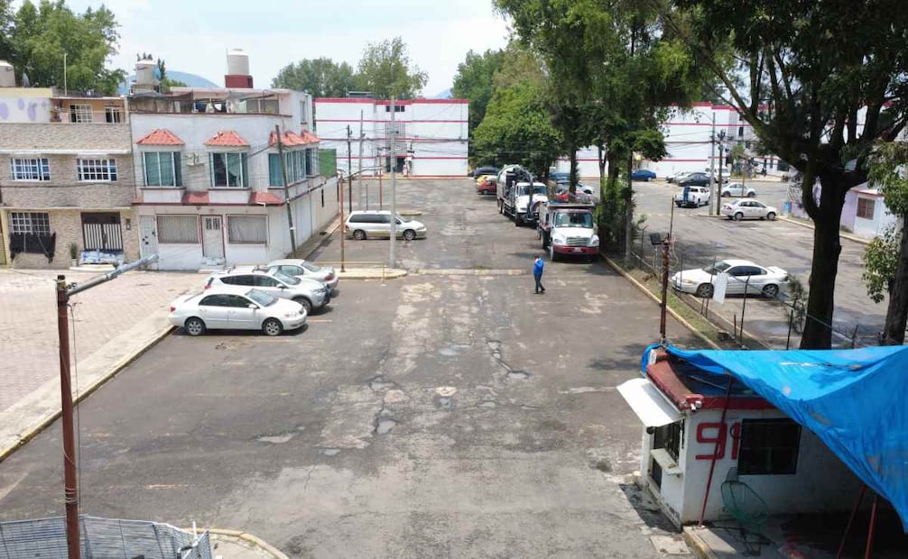 Los trabajos de limpieza incluyeron el retiro de lodo y escombros, el desazolve de la red y el lavado de cisternas y áreas comunes. Foto: Especial