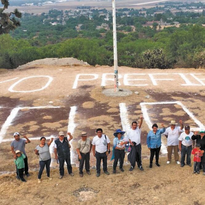 Integrantes del Frente de Pueblos Originarios en Defensa del Agua (FPODA) dijeron que los argumentos de la Sedena para revocar la suspensión definitiva “son incongruentes”. EMILIO FERNÁNDEZ. EL UNIVERSAL