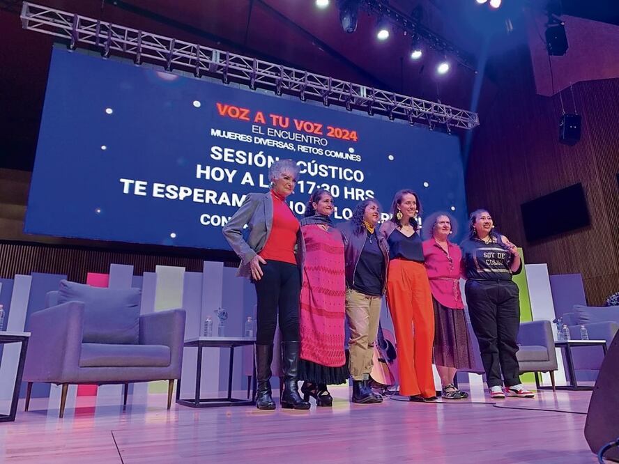 Artistas como Vivir Quintana (de pañuelo amarillo) hablaron sobre la violencia en la música. Foto: de Sacm