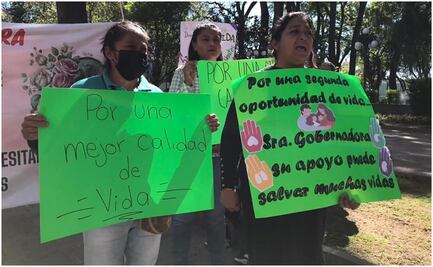 Pacientes con insuficiencia renal en Tlaxcala realizan protesta; piden reactivar programa de trasplantes en hospital IMSS-Bienestar