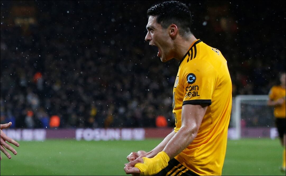 El delantero mexicano está en su primera temporada en Inglaterra. Foto: Reuters