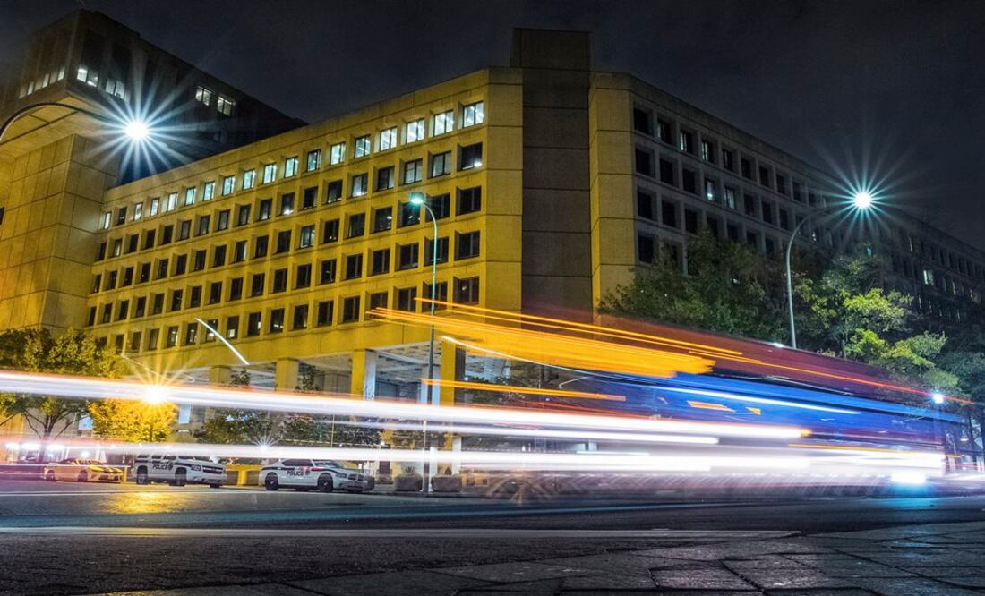 Avenida Pennsylvania en Washington frente a las oficinas generales del FBI (Foto: AP)