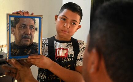 Eduardo, a sus 12 años abrió su propia barbería en Honduras para ayudar a su familia