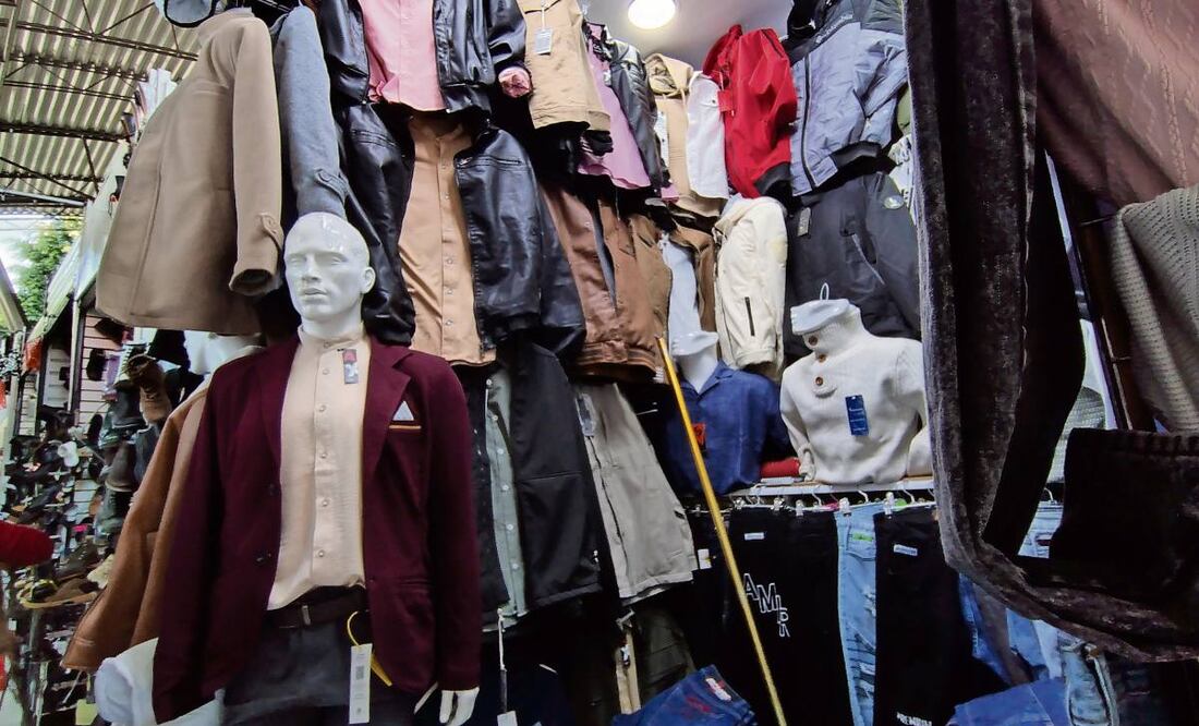 Comerciantes de ropa de invierno
explican que no están teniendo la
temporada que esperaban. Foto: Arantxa Meave / EL UNIVERSAL
