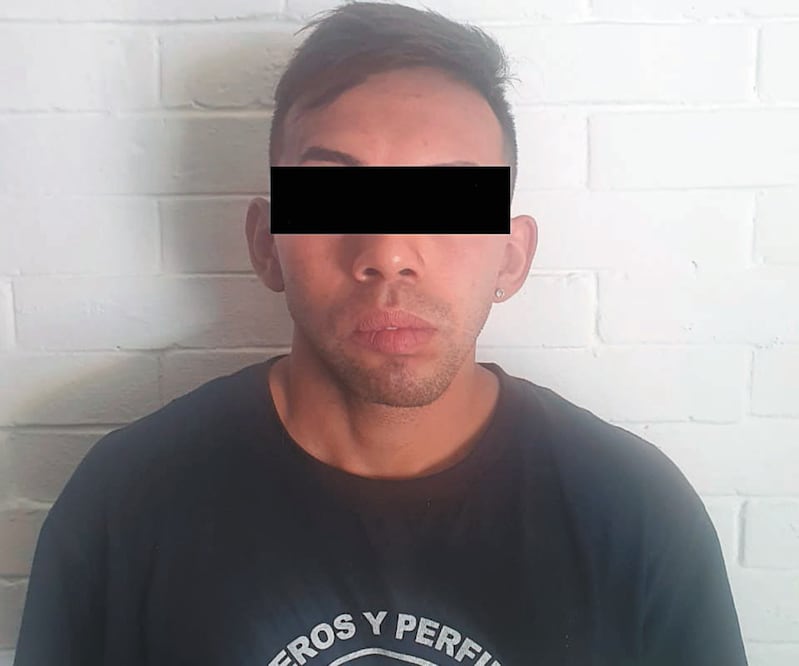 Abraham “N” intentó cruzar la carretera Texcoco-Lechería y policías lo notaron; “confesó y pretendía sobornarnos con 10 mil pesos”, dicen. Foto: Especial