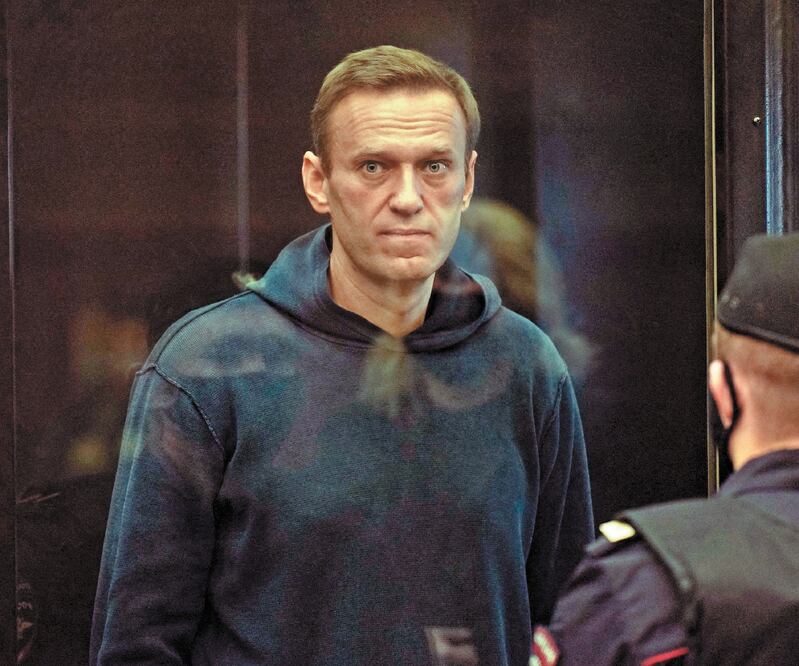 La tensión Estados Unidos-Rusia creció luego de que médicos dijeran que el opositor Alexéi Navalni puede sufrir un paro cardiaco. Foto: AFP