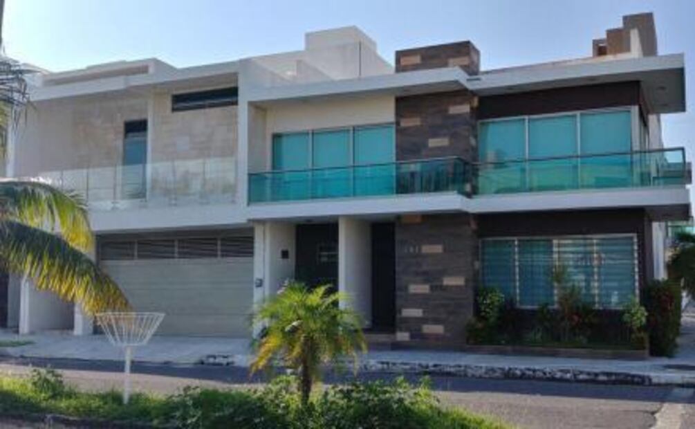 Incautan residencia a supuesta novia de Javier Duarte