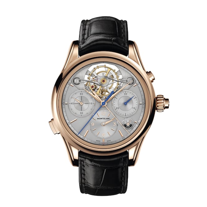 El Heritage Chronométrie ExoTourbillon Rattrapante de Montblanc tiene una impresionante caja de 47 milímetros de diámetro hecha en oro rojo, esfera de oro macizo y mecanismo manual.