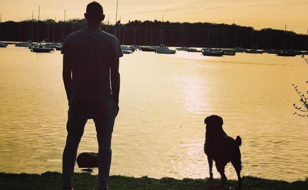 Emiliano Sala y su labradora Nala.   FOTO TOMADA DE INSTAGRAM 
