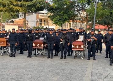 Con homenaje, despiden a 4 policías asesinados en Oaxaca; autoridades prometen justicia y refuerzan seguridad