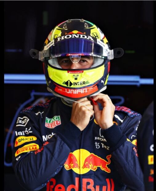 El casco de Checo Pérez para la temporada 2022 de la F1