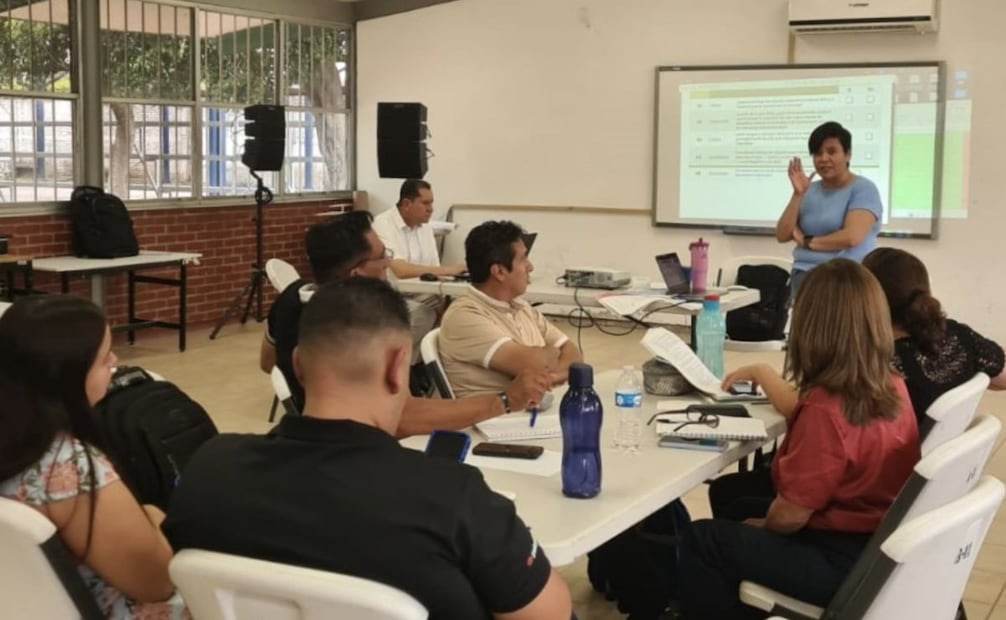 Más de 55 mil docentes de Guanajuato preparan el regreso a clases; fortalecerán habilidades de lectura.
Foto: Especial.