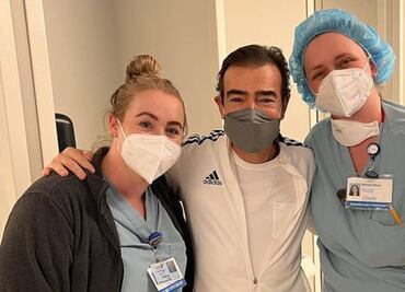 Toño Mauri regresa al hospital que le cambió la vida