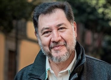 Bromea Noroña por desabasto de gasolina; acude a toma de protesta de Maduro