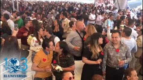 Más de 600 parejas se casan en la explanada de la Venustiano Carranza