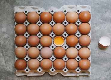 Alerta por salmonela en huevos en EU; Costco retiró el producto que vende en varios estados