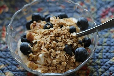 ¿Sabes qué es la granola y cómo se prepara?