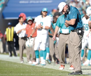 Philbin, cesado por los Dolphins