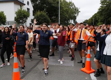Hakas, los bailes con los que rinden honores a las víctimas de tiroteos en Nueva Zelanda