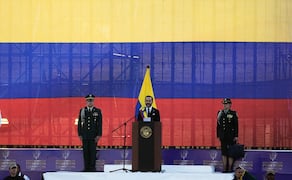 Abelardo de la Espriella durante su primer discurso como presidente de Colombia, en el batallón Pichincha (07/08/2026). Foto: AP