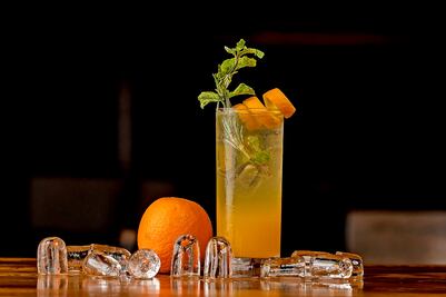 Prepara el coctel emblemático de Valencia 