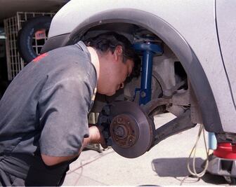 ¿Cuándo debo cambiar las partes de mi auto?