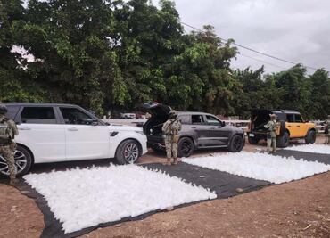 Aseguran vehículos cargados con metanfetamina en Sinaloa; resguardan rancho en donde los encontraron