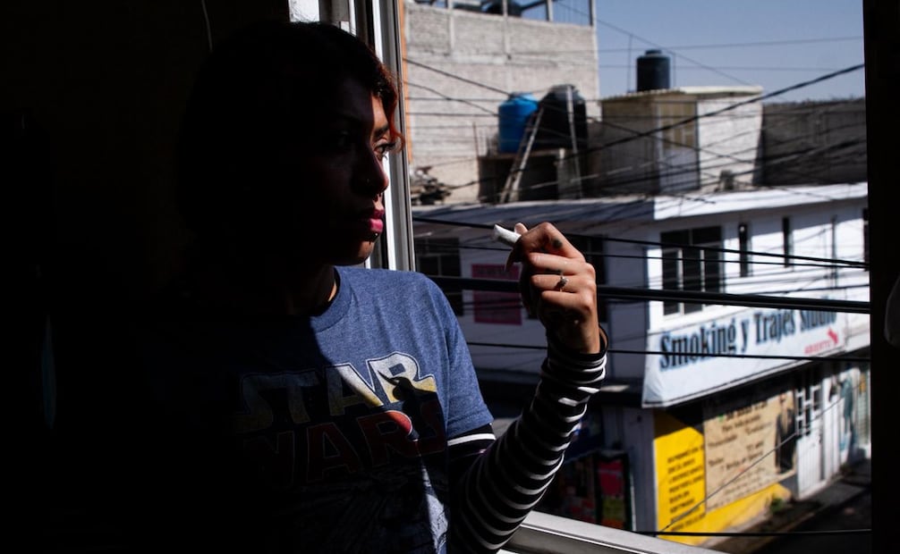 Mientras un cigarro convencional aporta en promedio entre uno y dos miligramos de nicotina, las bolsas pueden contener desde tres hasta 50 miligramos por unidad. | Foto: Santiago Reyes