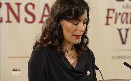 García Vilchis adorna su outfit con un "AMLITO"; critica prohibición del TEPJF