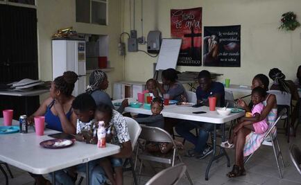 EU admite a cientos de migrantes en busca de un asilo en albergues de Tijuana