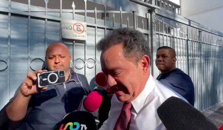 Marcelo Ebrard sostiene encuentro con diputados que lo respaldan y con Ignacio Mier